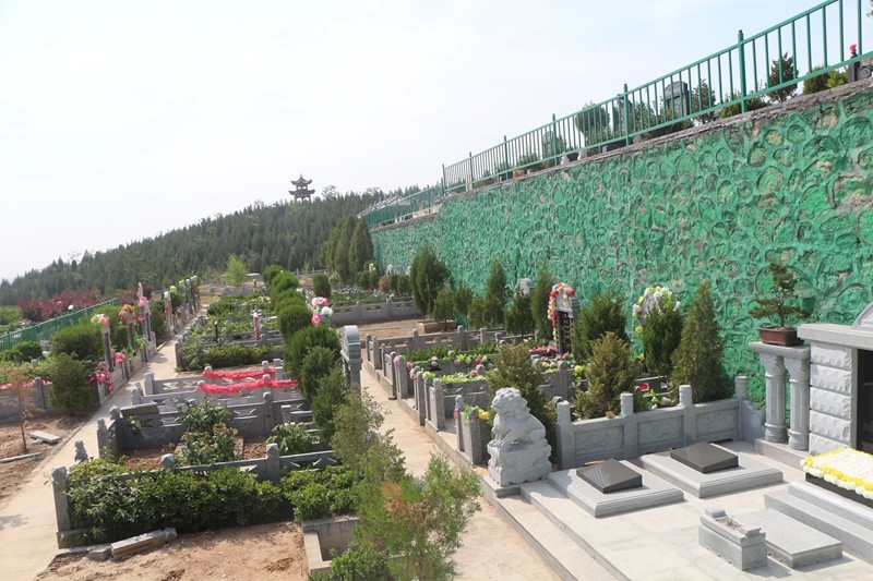 陵園內景